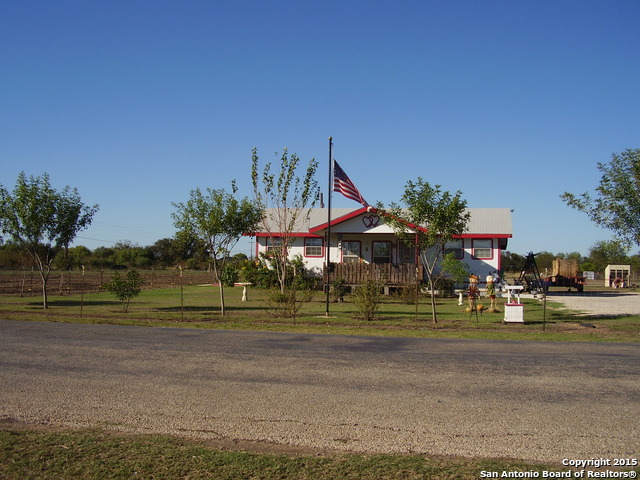 771 Cr 6725, Devine, TX 78016 photo 1