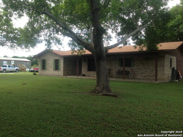 519 E Cullins Ave, Sabinal, TX 78881 photo 1