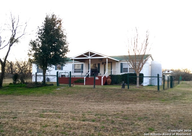 19210 Senior Rd, Von Ormy, TX 78073 photo 1