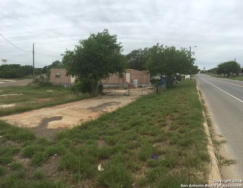 812 Houston St, Cotulla, TX 78014 photo 1