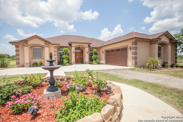 449 County Road 7718, Devine, TX 78016 photo 1