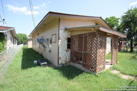 905 Green St, Poth, TX 78147 photo 1
