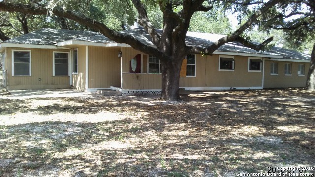 645 County Road 768, Devine, TX 78016 photo 1