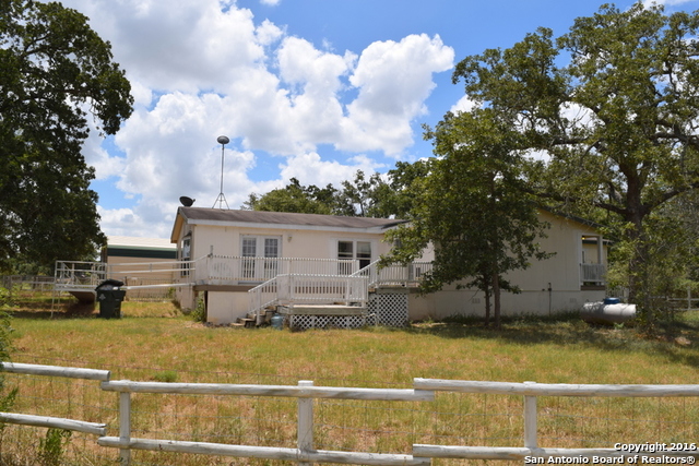 1070 Ivy Switch Rd, Luling, TX 78648 photo 1