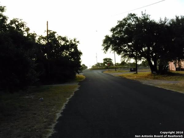 4165 Kings Ln, Von Ormy, TX 78073 photo 1