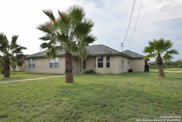 157 Plainview Dr, Poth, TX 78147 photo 1