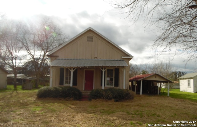 310 S Jamison Dr, Devine, TX 78016 photo 1