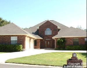 325 Malone Dr, Devine, TX 78016 photo 1