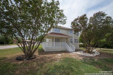 203 Zig Zag Ave, Devine, TX 78016 photo 1