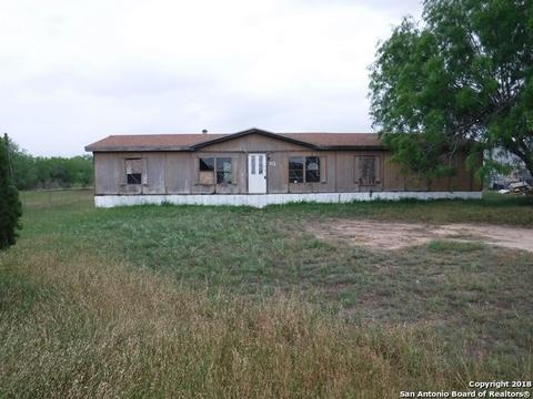 112 Bossier St, Poth, TX 78147 photo 1