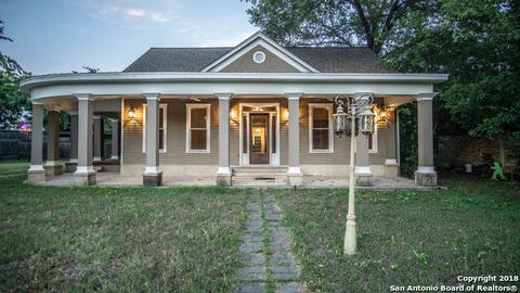 105 S Cedar Ave, Luling, TX 78648 photo 1