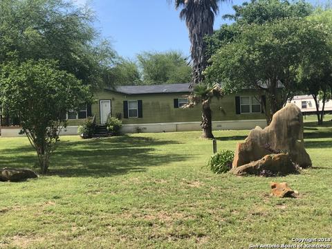 515 County Road 6751, Devine, TX 78016 photo 1
