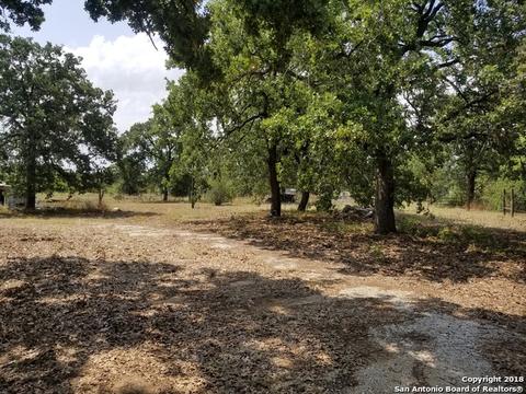 150 Sara Ln, Lytle, TX 78052 photo 1