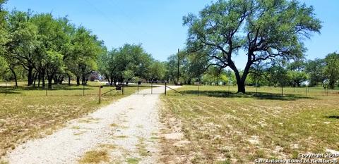 367 County Road 7756, Devine, TX 78016 photo 1