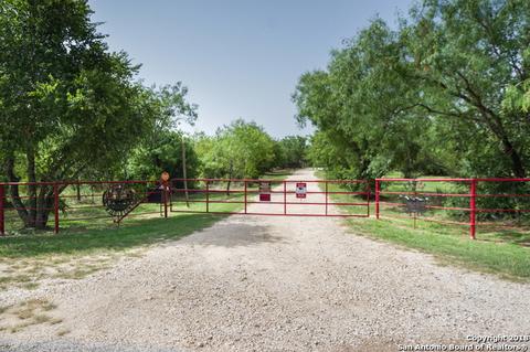 100 Wildflower Dr, Lytle, TX 78052 photo 1