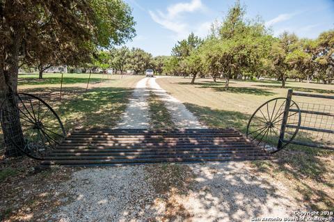 97 County Road 353, Utopia, TX 78884 photo 1