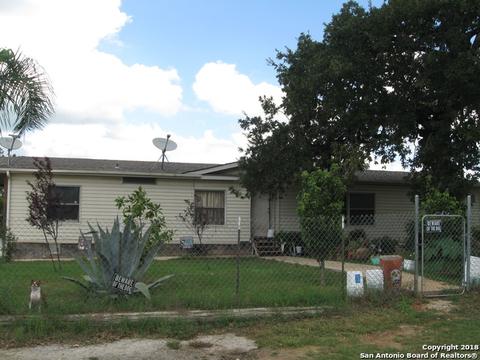 511 Bowman, Devine, TX 78016 photo 1