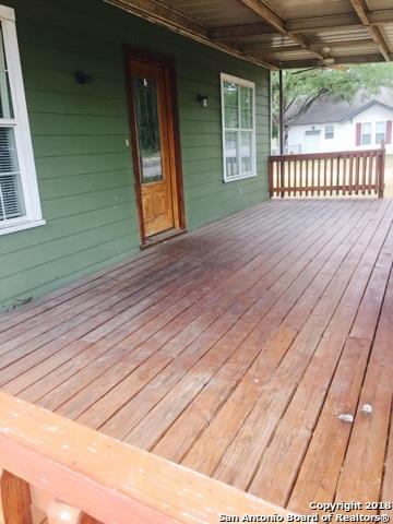 305 E Westmeyer St, Poth, TX 78147 photo 1