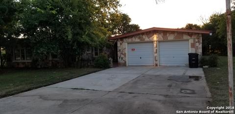 1105 N Windy Knoll Dr, Devine, TX 78016 photo 1