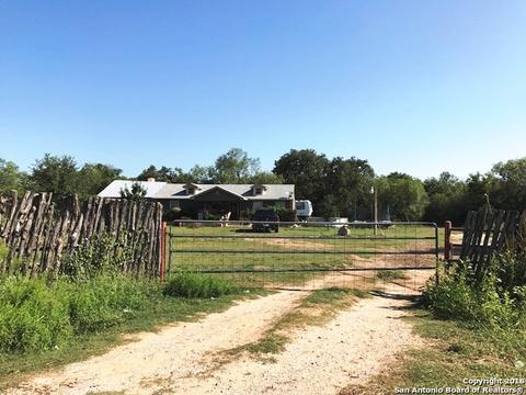 335 Falling Leaf Dr, Lytle, TX 78052 photo 1