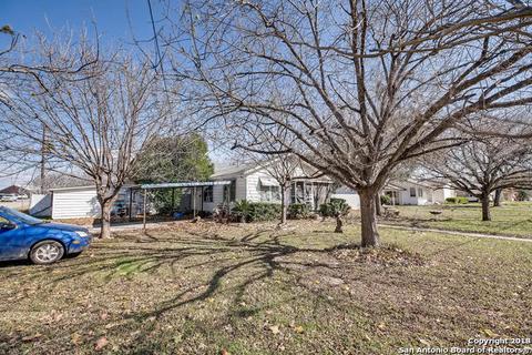 714 W Hondo Ave, Devine, TX 78016 photo 1