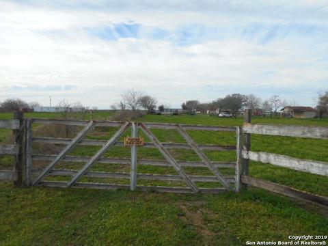 15875 Senior Rd, Von Ormy, TX 78073 photo 1