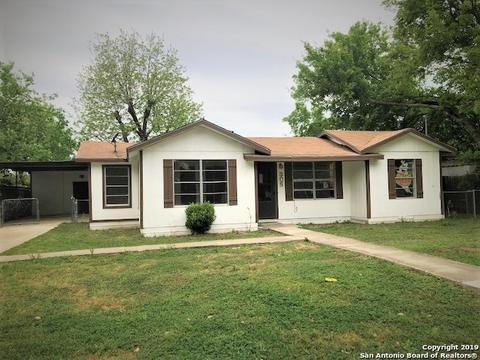 305 Lee Dr, Devine, TX 78016 photo 1