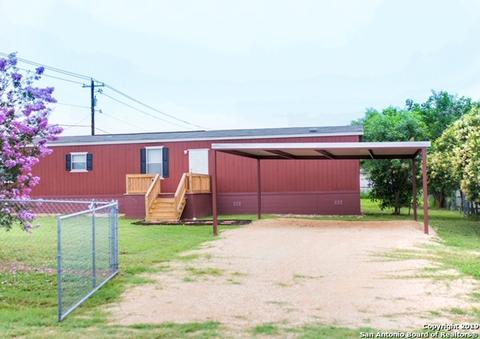101 Bossier St, Poth, TX 78147 photo 1