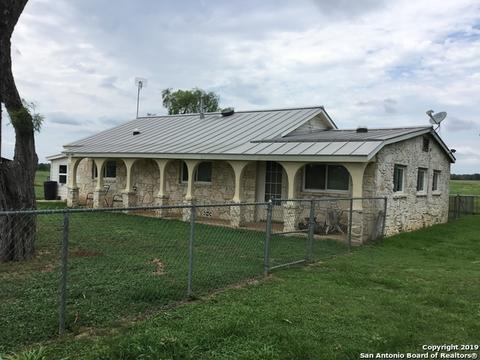 840 County Road 664, Devine, TX 78016 photo 1