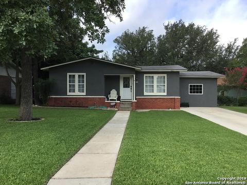 409 Monticello Cir, Devine, TX 78016 photo 1