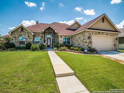 105 Park Mdws, Poth, TX 78147 photo 1