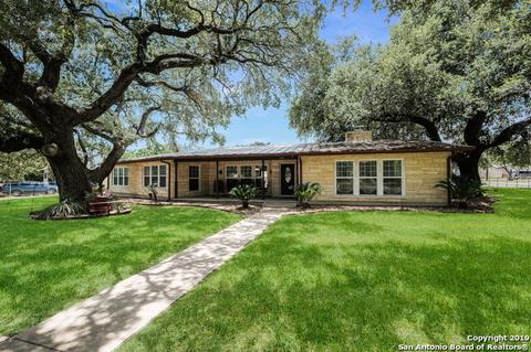 515 N Sayers Dr, Devine, TX 78016 photo 1
