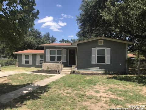 400 Hermitage Loop, Devine, TX 78016 photo 1