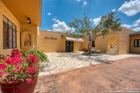 579 County Road 761, Devine, TX 78016 photo 1