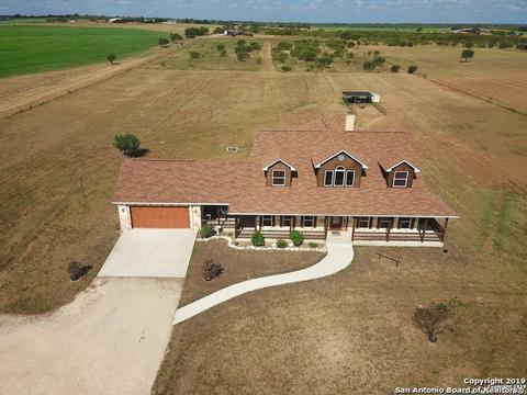 16303 Fm 472, Bigfoot, TX 78005 photo 1