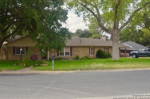 117 Malone Dr, Devine, TX 78016 photo 1