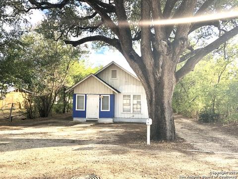 205 Zig Zag Ave, Devine, TX 78016 photo 1