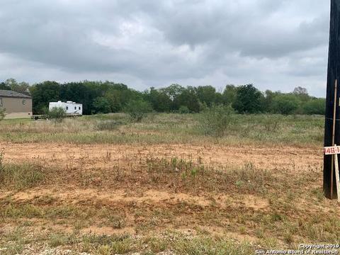 190 Las Palomas Dr, Lytle, TX 78052 photo 1