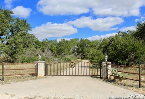 505 Quail Meadow Ln, Lytle, TX 78052 photo 1
