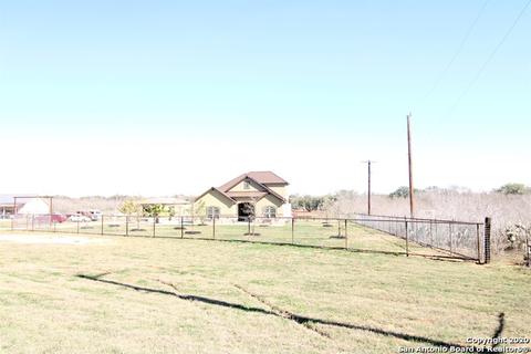 188 Borderbrook Dr, Lytle, TX 78052 photo 1