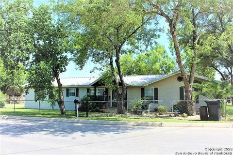 219 Breeze Dr, Devine, TX 78016 photo 1
