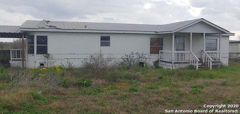 140 County Road 7712, Devine, TX 78016 photo 1