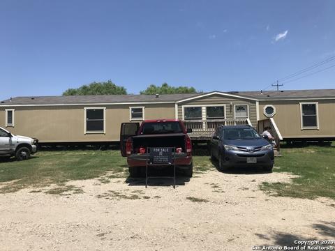 18825 Senior Rd, Von Ormy, TX 78073 photo 1