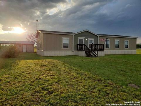 107 County Road 7719, Devine, TX 78016 photo 1