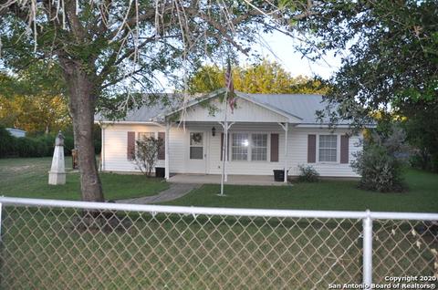 604 N Windy Knl, Devine, TX 78016 photo 1