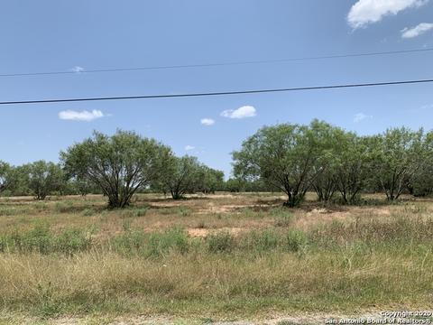 250 High Meadow Dr, Lytle, TX 78052 photo 1