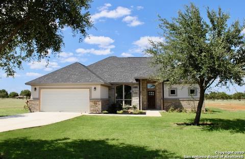 153 W Tree Farm Dr, Lytle, TX 78052 photo 1