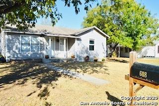 608 Howell Ave, Devine, TX 78016 photo 1