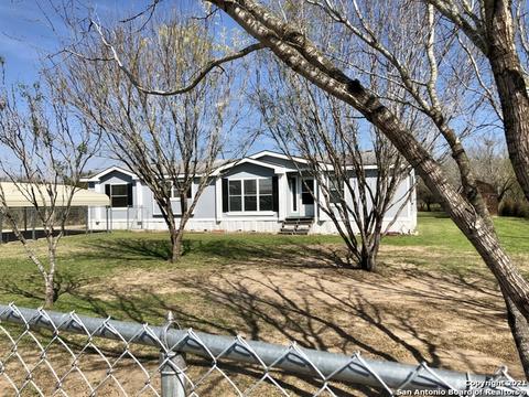 603 Moss Point St, Poth, TX 78147 photo 1