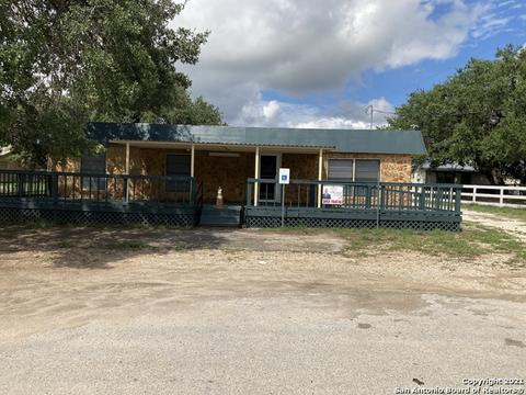 779 State Highway 173 S, Devine, TX 78016 photo 1